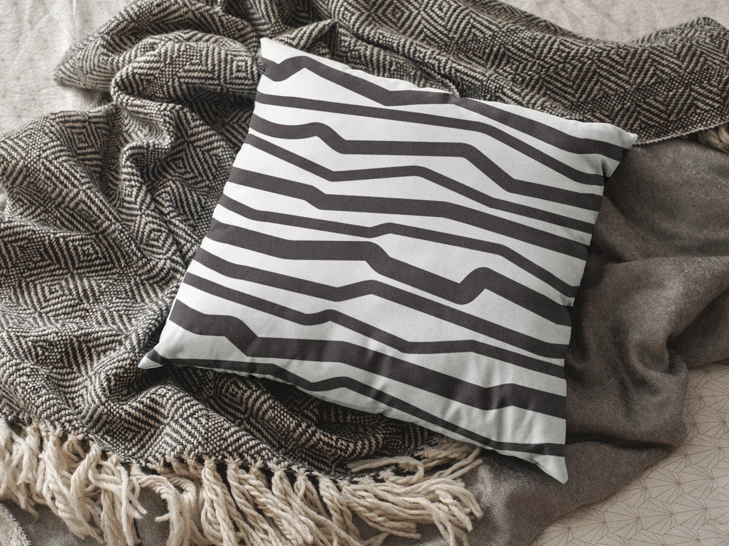 Black and White Zigzag Pillow Cover