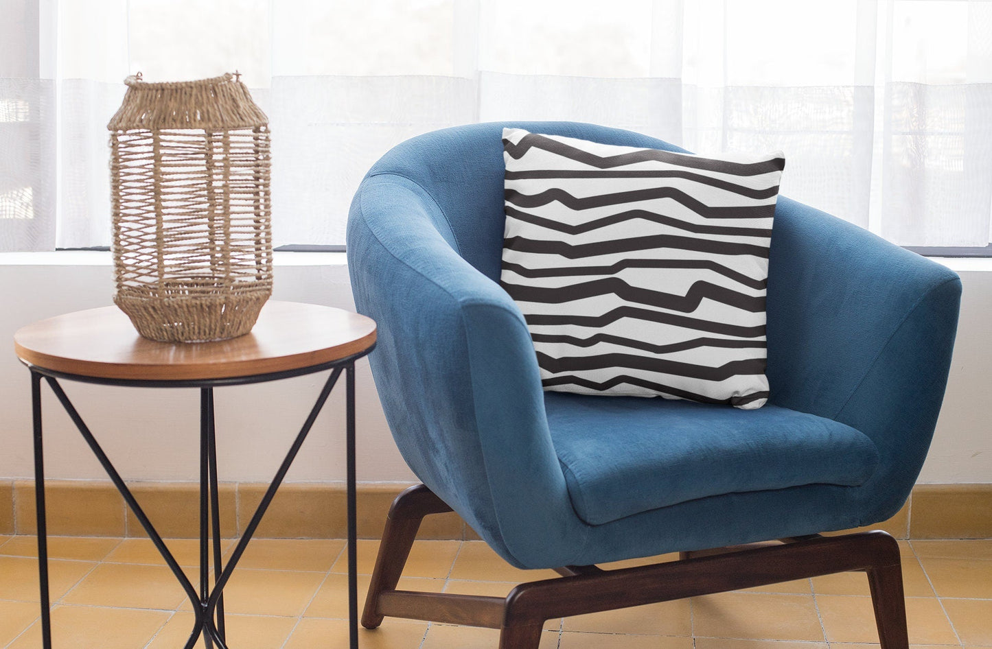 Black and White Zigzag Pillow Cover
